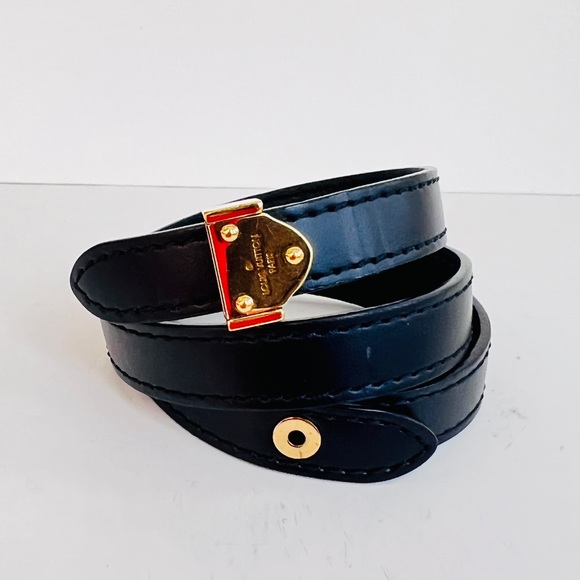 LOUIS VUITTON Leather Triple Wrap Bracelet - Picture 4 of 7